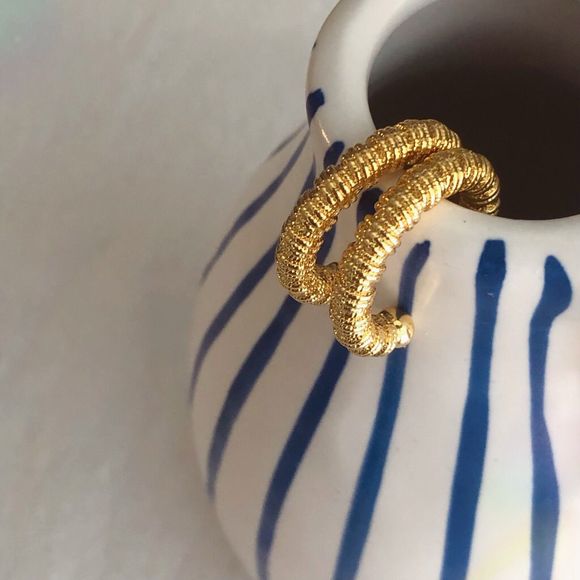 18K Gold Plated Minimalistic String Wired Hoop Earrings - Picture 2 of 6